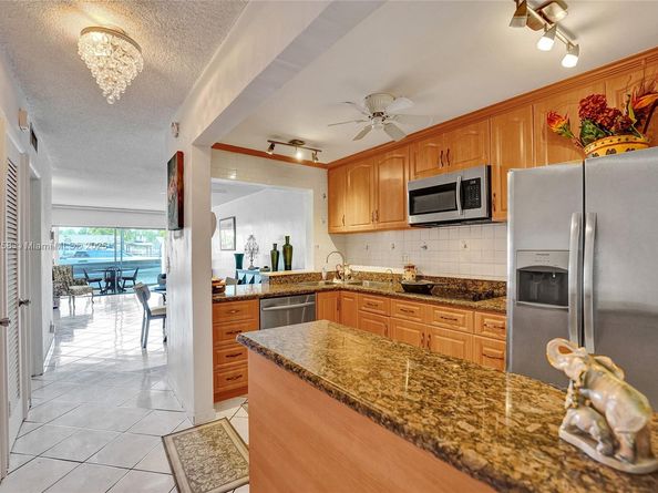 455 Paradise Isle Blvd 104, Hallandale Beach FL 33009
