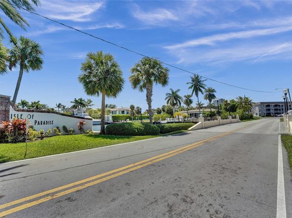 455 Paradise Isle Blvd 104, Hallandale Beach FL 33009