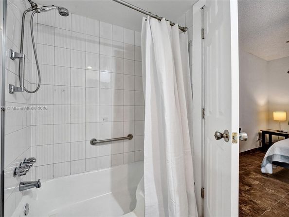 455 Paradise Isle Blvd 104, Hallandale Beach FL 33009