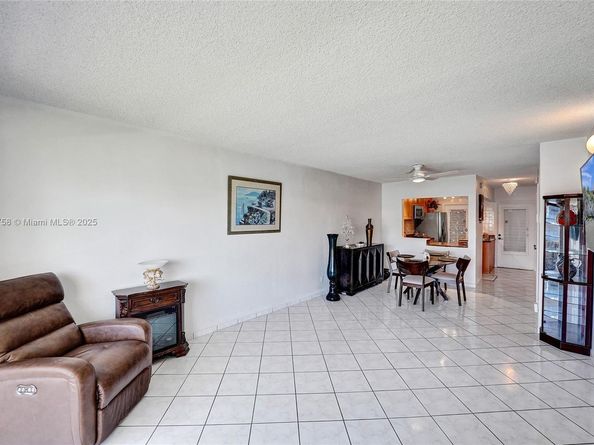 455 Paradise Isle Blvd 104, Hallandale Beach FL 33009