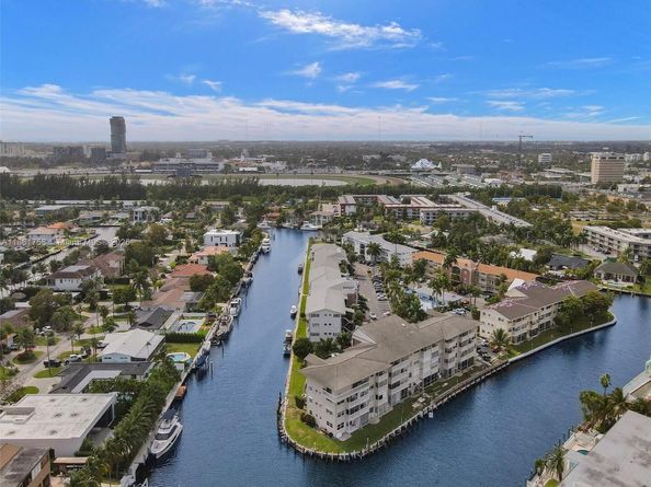455 Paradise Isle Blvd 104, Hallandale Beach FL 33009