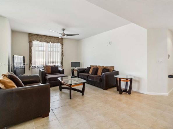 511 SE 5th Ave 1214, Fort Lauderdale FL 33301