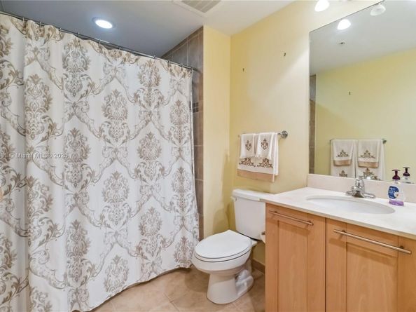 511 SE 5th Ave 1214, Fort Lauderdale FL 33301