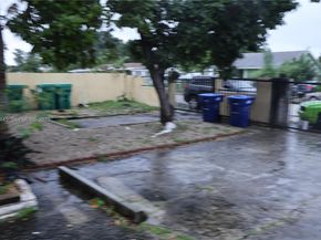 836 NW 101st St, Miami FL 33150