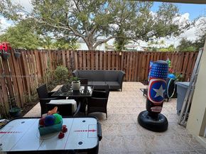 8317 SW 137th Ave 8317, Miami FL 33183