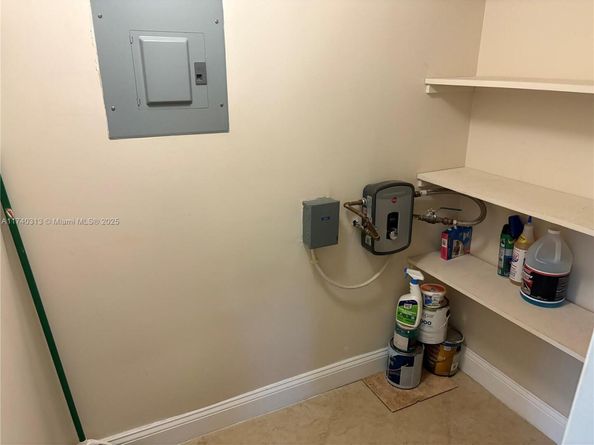 8317 SW 137th Ave 8317, Miami FL 33183