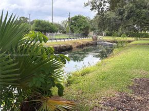 8317 SW 137th Ave 8317, Miami FL 33183