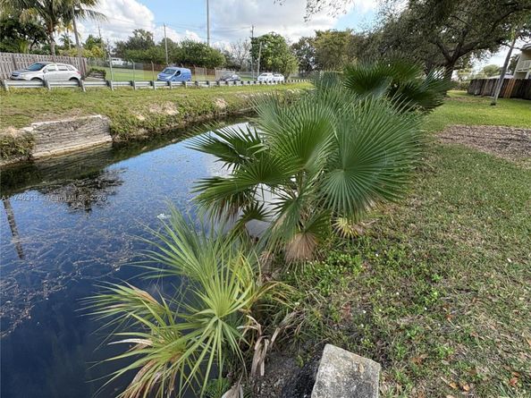 8317 SW 137th Ave 8317, Miami FL 33183