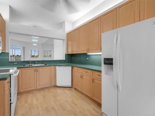 7486 Granville Dr 410, Tamarac FL 33321