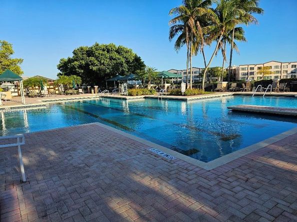 7486 Granville Dr 410, Tamarac FL 33321