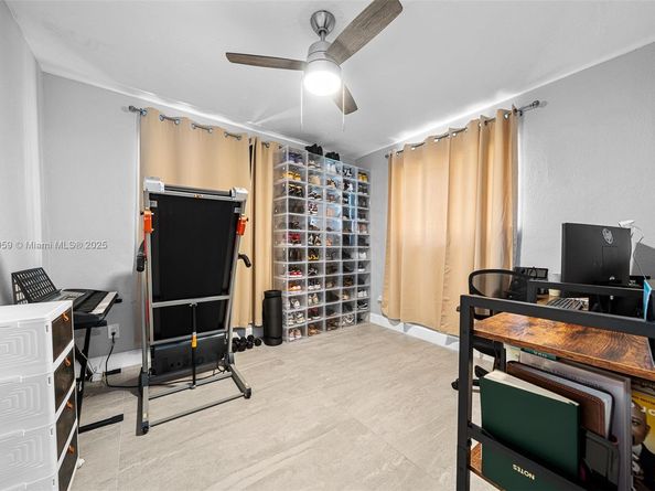 2360 NW 183rd St, Miami Gardens FL 33056