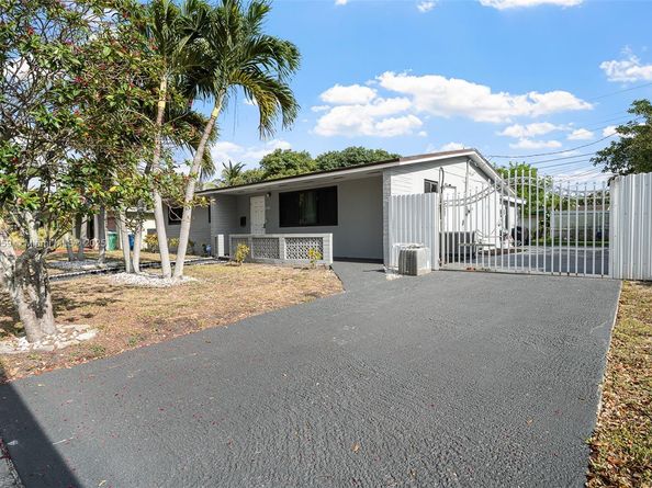 2360 NW 183rd St, Miami Gardens FL 33056