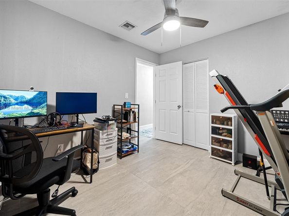 2360 NW 183rd St, Miami Gardens FL 33056