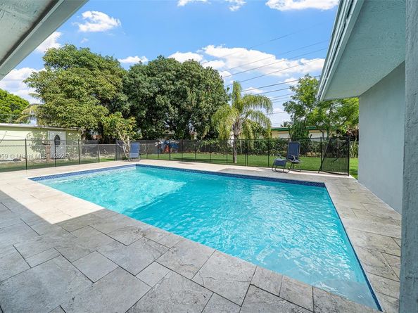 2360 NW 183rd St, Miami Gardens FL 33056