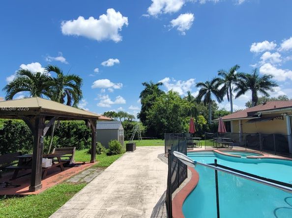 15131 Whetstone Way, Southwest Ranches FL 33331