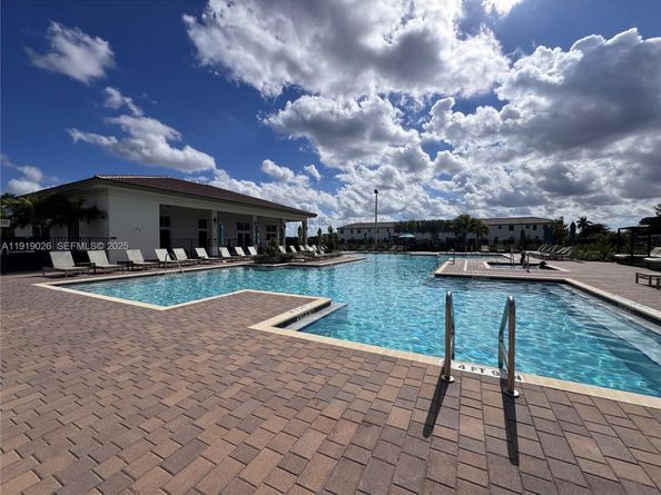 12563 NW 24th Ave, Miami FL 33167