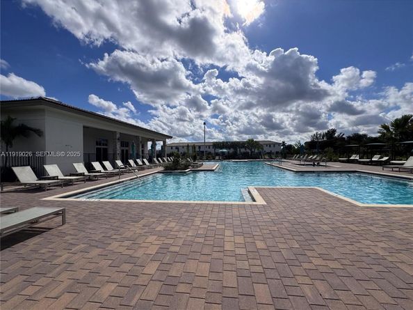 12563 NW 24th Ave, Miami FL 33167