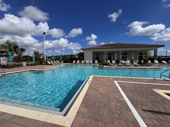 12563 NW 24th Ave, Miami FL 33167