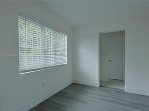 2347 NW 84th St, Miami FL 33147