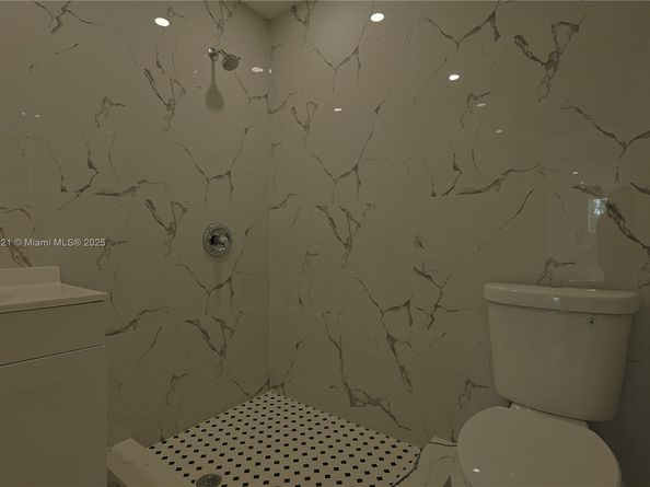 2347 NW 84th St, Miami FL 33147