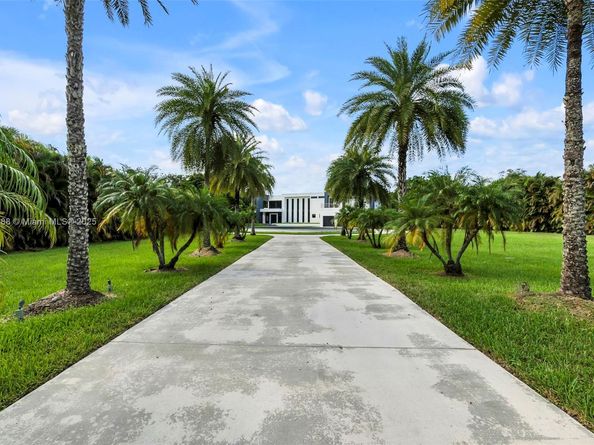 13441 Mustang Trl, Southwest Ranches FL 33330