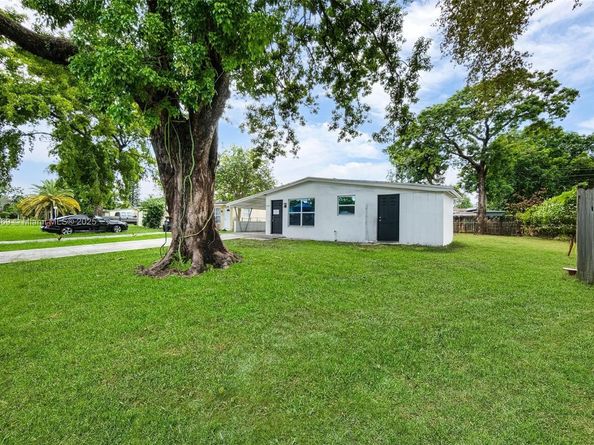 2569 NW 61st Ave, Margate FL 33063
