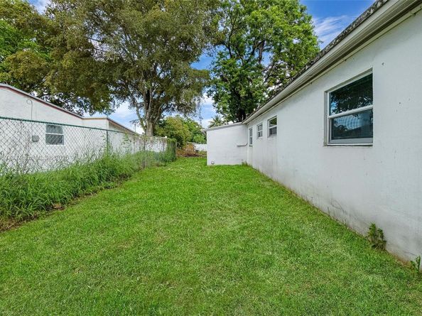 2569 NW 61st Ave, Margate FL 33063