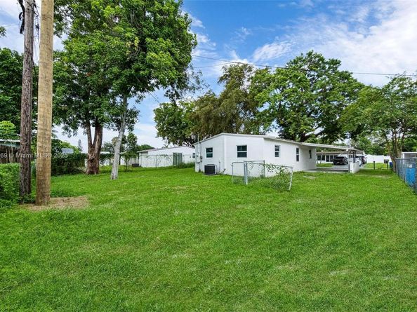 2569 NW 61st Ave, Margate FL 33063