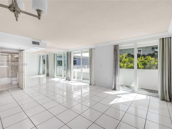 7800 Collins Ave 302, Miami Beach FL 33141