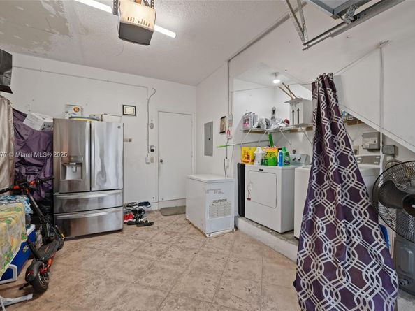 381 NW 102nd Ter, Pembroke Pines FL 33026