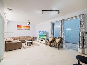 381 NW 102nd Ter, Pembroke Pines FL 33026
