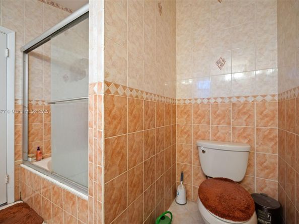 381 NW 102nd Ter, Pembroke Pines FL 33026