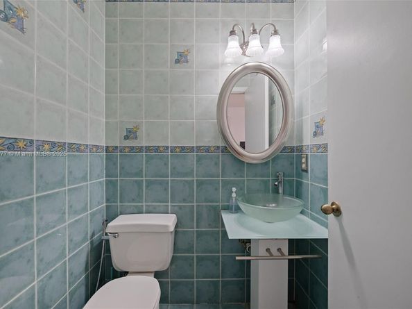 381 NW 102nd Ter, Pembroke Pines FL 33026