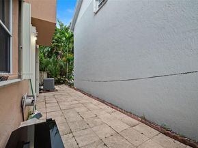 381 NW 102nd Ter, Pembroke Pines FL 33026