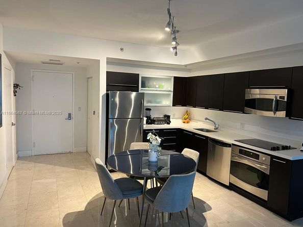 90 SW 3rd St 2103, Miami FL 33130