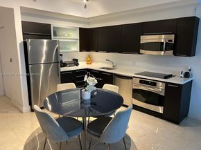 90 SW 3rd St 2103, Miami FL 33130