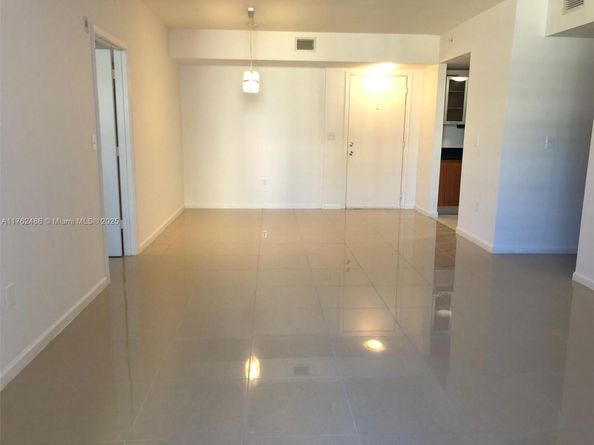 2775 NE 187th St 527, Aventura FL 33180