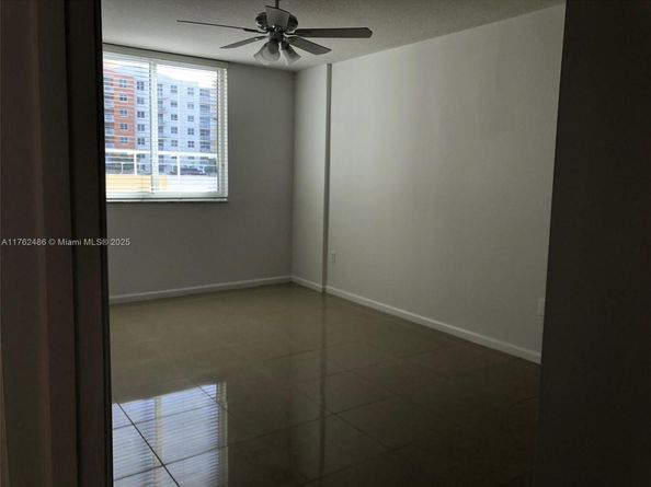 2775 NE 187th St 527, Aventura FL 33180