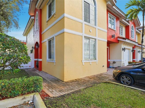 5355 SW 40th Ave, Dania Beach FL 33314