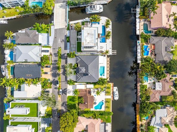 324 Coconut Isle Dr, Fort Lauderdale FL 33301
