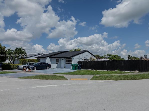 13337 NW 3rd Ln, Miami FL 33182