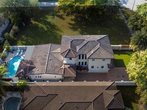 5320 Sunset Dr, Miami FL 33143