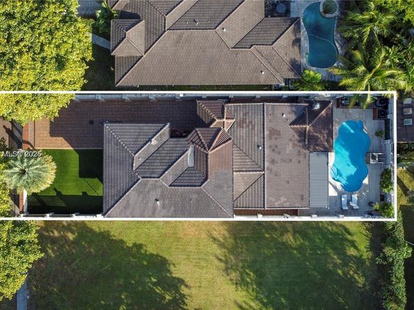 5320 Sunset Dr, Miami FL 33143