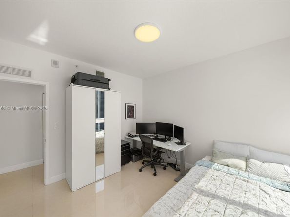 600 NE 27th St 3105, Miami FL 33137