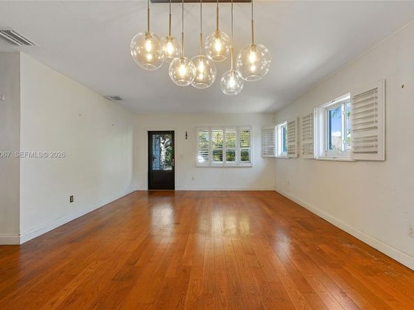 500 Aragon Ave, Coral Gables FL 33134