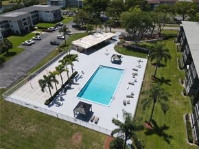 1001 Hillcrest Ct 306, Hollywood FL 33021