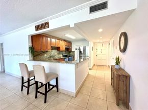1001 Hillcrest Ct 306, Hollywood FL 33021