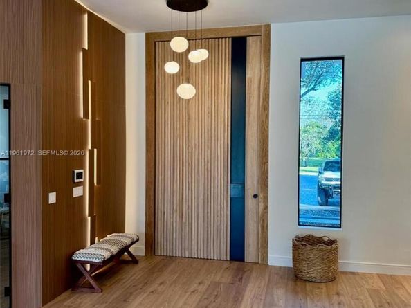 12100 NW 21st Ct, Plantation FL 33323