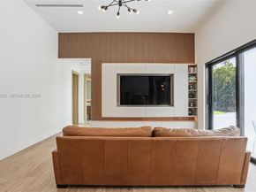 12100 NW 21st Ct, Plantation FL 33323