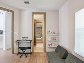 12100 NW 21st Ct, Plantation FL 33323